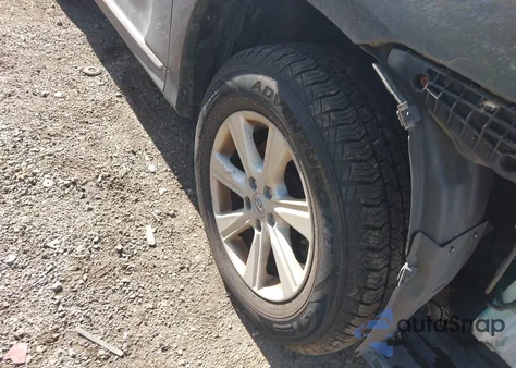 2013 Toyota Highlander Se V6 from USA, damaged, VIN 5TDBK3EH2DS180894